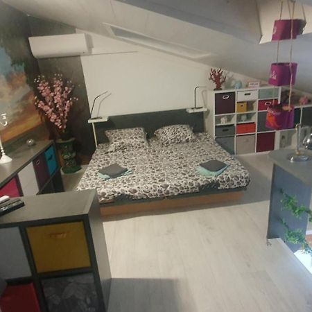 Joli Et Spacieux Studio Avec Garage Au Bord De Mer Fréjus Exteriör bild