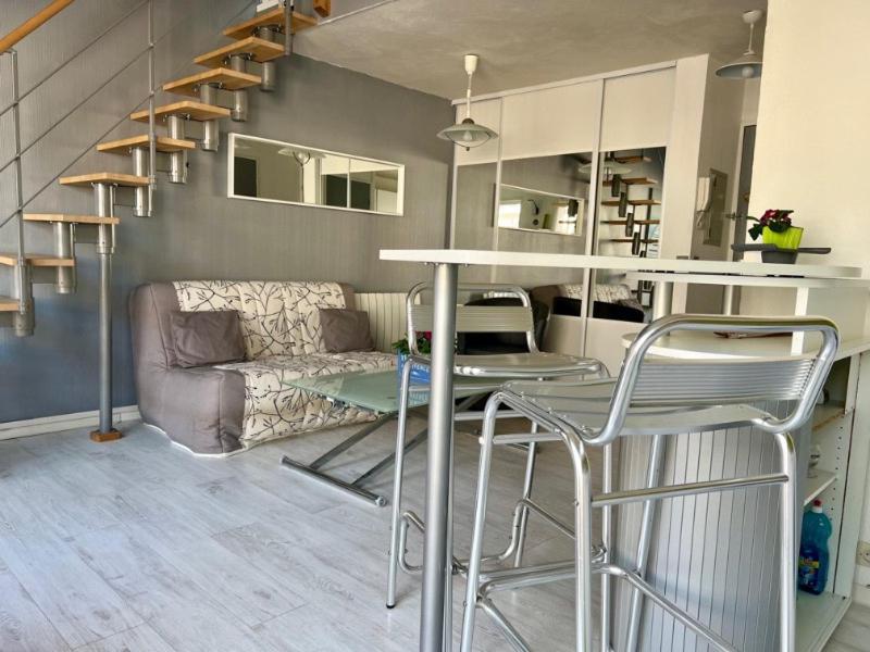 Joli Et Spacieux Studio Avec Garage Au Bord De Mer Fréjus Exteriör bild