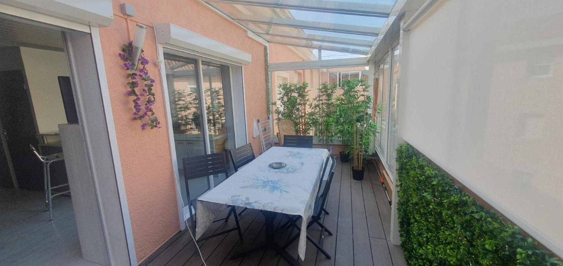 Joli Et Spacieux Studio Avec Garage Au Bord De Mer Fréjus Exteriör bild